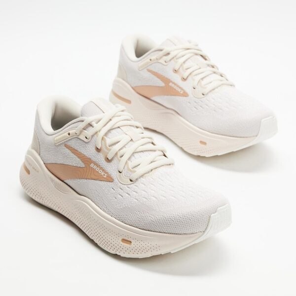 کتونی اورجینال brooks مدل ghost max